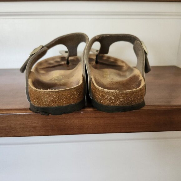 Birkenstock women's Gizeh thong birko-flor silver sandals in size 39 - Picture 4 of 8